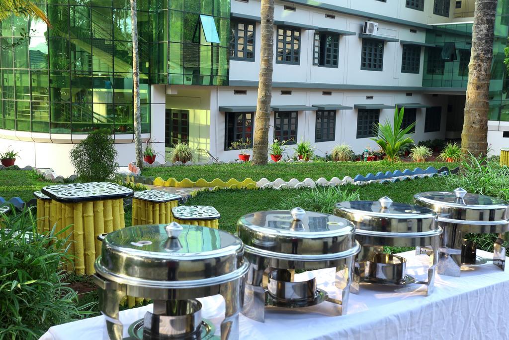 Misty Hills Hotel & Resorts Wayanad Exterior foto