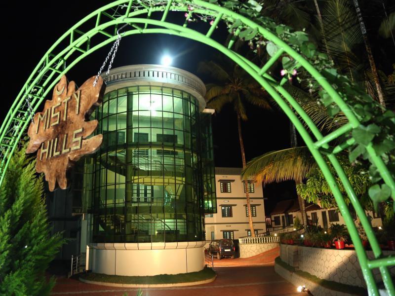 Misty Hills Hotel & Resorts Wayanad Exterior foto